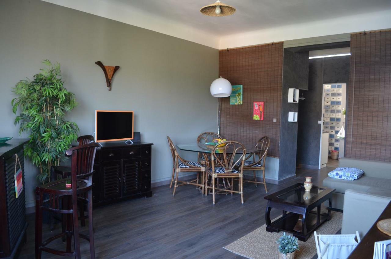 La Douceur De Cassis Apartment Ngoại thất bức ảnh